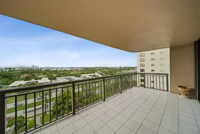 10175 Collins Ave #807, Bal Harbour: photo 1 of 18