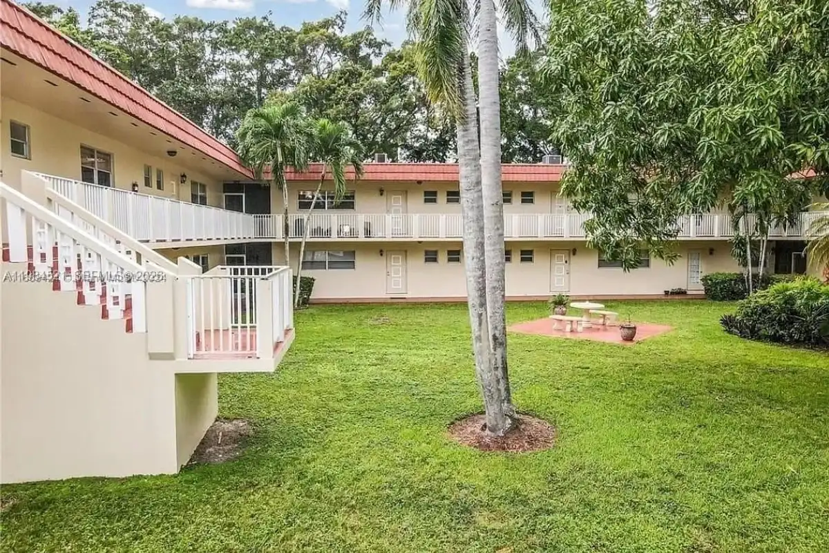 14901 SW 4th St #14A, Pembroke Pines: photo 1 of 23