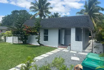 161 NE 117th St, Miami: photo 1 of 27