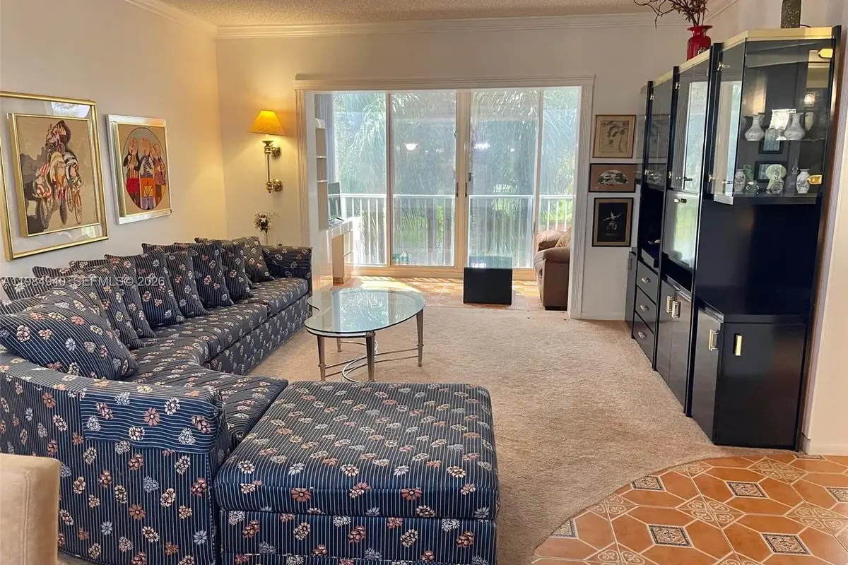 3850 Washington St #214, Hollywood: photo 1 of 34