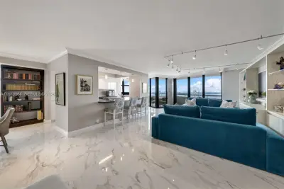 2000 Towerside Ter #PH2, Miami: photo 1 of 37