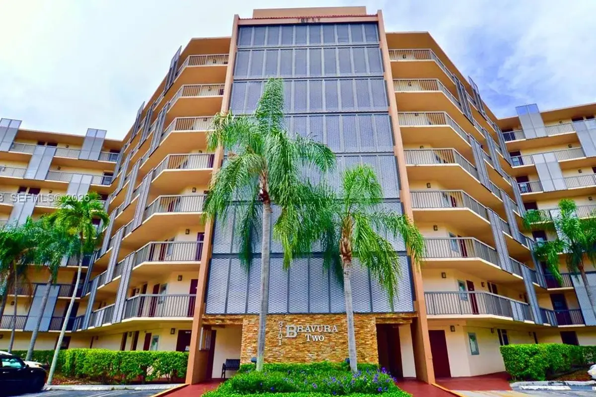 3301 N Country Club Dr #804, Aventura: photo 1 of 26