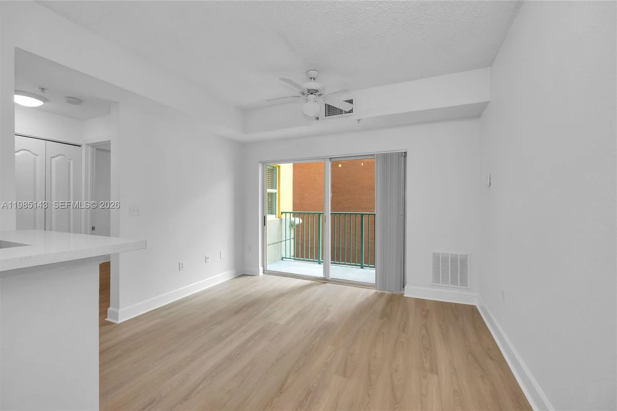 6001 SW 70 St #208, South Miami: photo 1 of 23