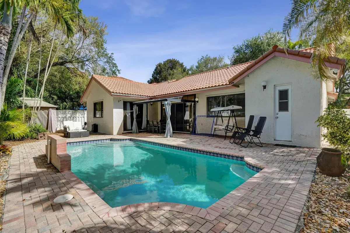 10527 Zurich St, Cooper City: photo 1 of 58