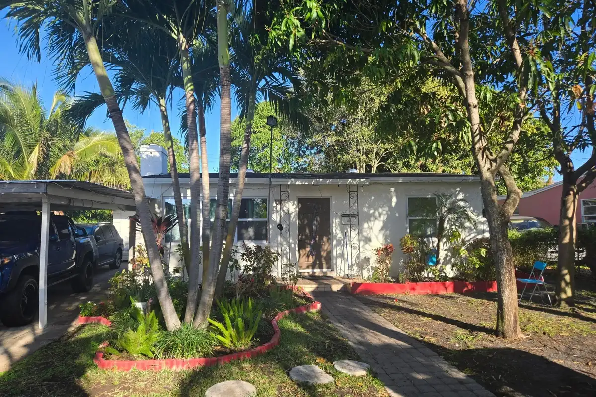1214 S C St S, Lake Worth Beach: photo 1 of 1