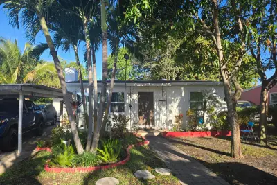 1214 S C St S, Lake Worth Beach: photo 1 of 1