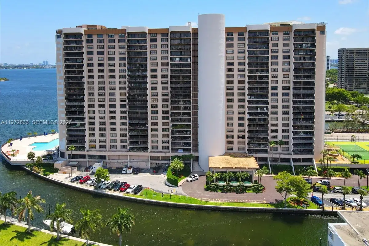 1800 NE 114th St #711, Miami: photo 1 of 54