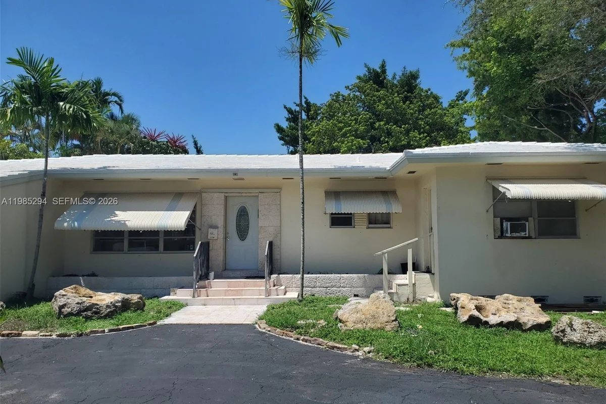House in Miami: photo 1 of 7