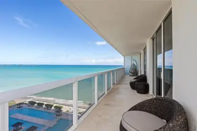 Condo in Hallandale Beach: photo 1 of 32