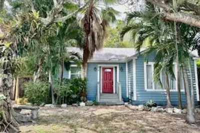 304 SE 3rd Ave, Delray Beach: photo 1 of 8
