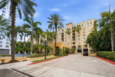 520 SE 5th Ave #3403, Fort Lauderdale: photo 1 of 17