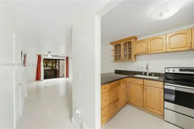 1901 S River Dr #30C, Miami: photo 1 of 20