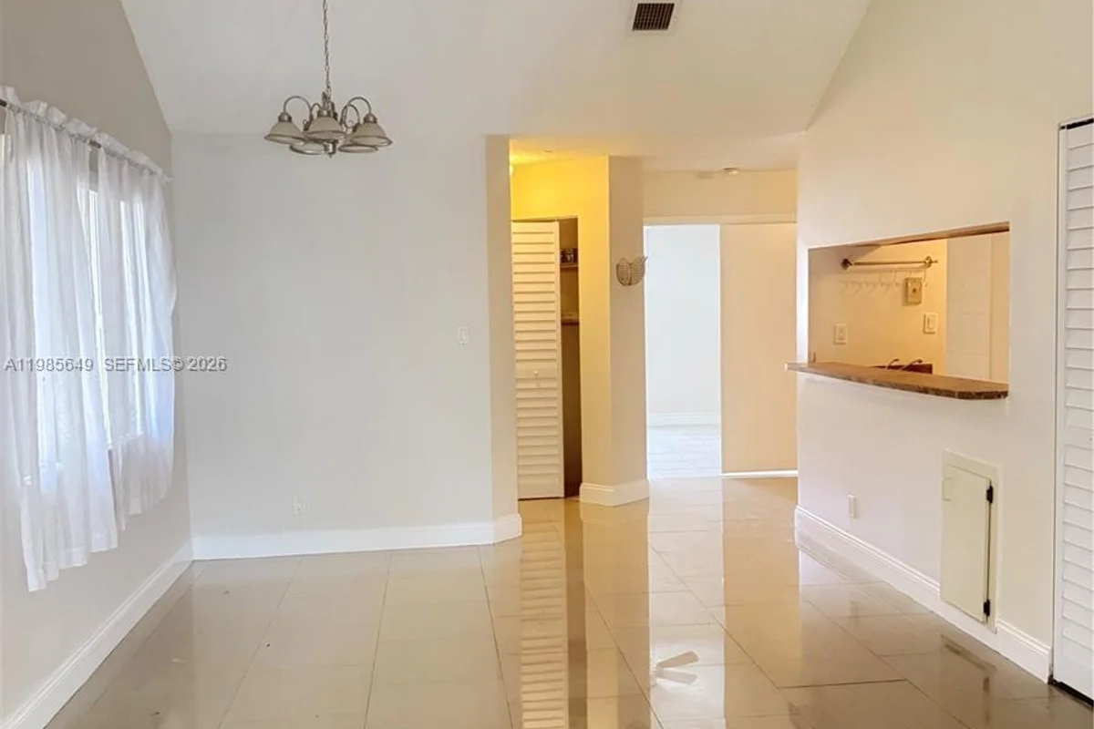 14030 SW 91st Ter, Miami: photo 1 of 24