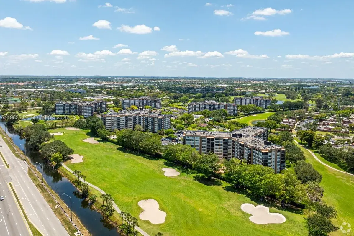 1000 E Saint Charles Pl #519, Pembroke Pines: photo 1 of 28
