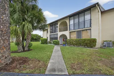 327 Pine Ridge Cir #A-1, Lake Worth: photo 1 of 44