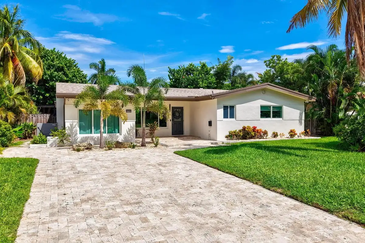 4760 NE 17th Ave, Oakland Park: photo 1 of 51