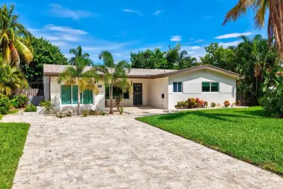 4760 NE 17th Ave, Oakland Park: photo 1 of 51