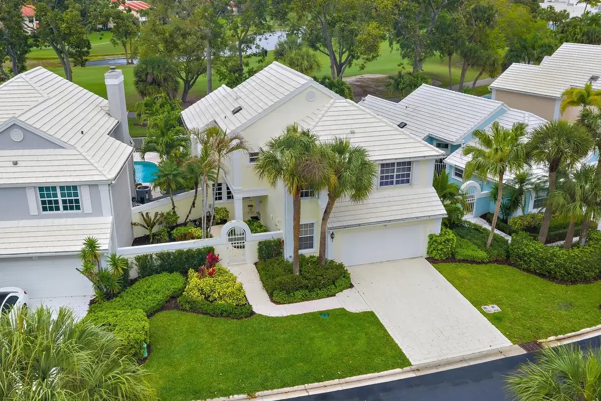 18 Windsor Ln, Palm Beach Gardens: photo 1 of 25