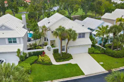 18 Windsor Ln, Palm Beach Gardens: photo 1 of 25
