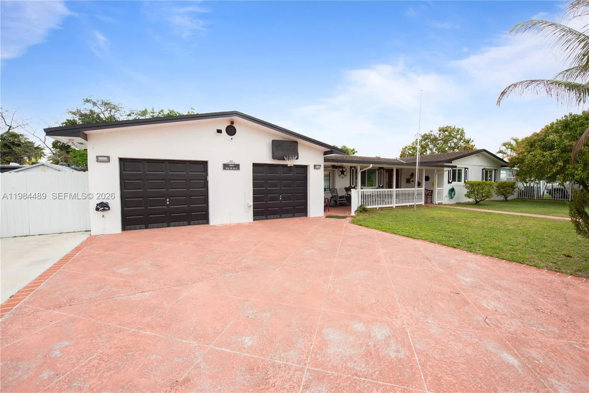19251 SW 319th St, Homestead: photo 1 of 35