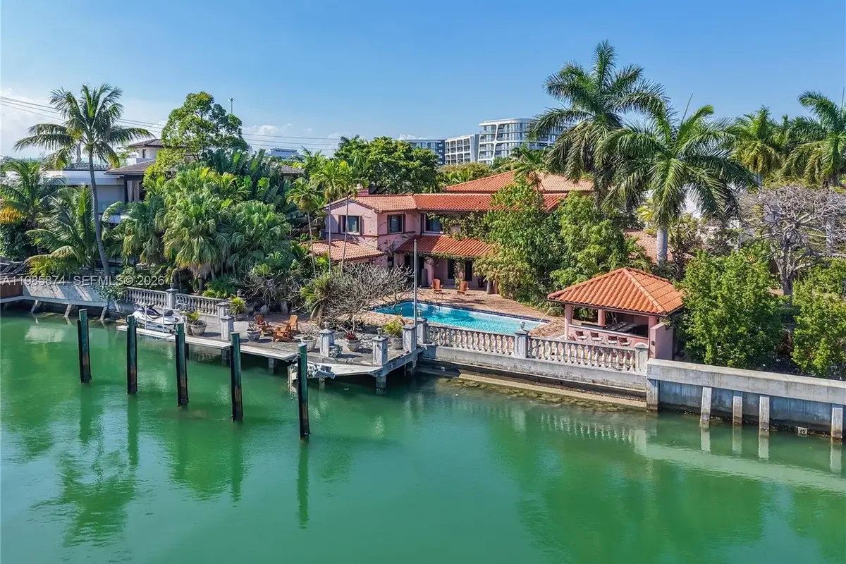 3310 Garden Ave, Miami Beach: photo 1 of 37