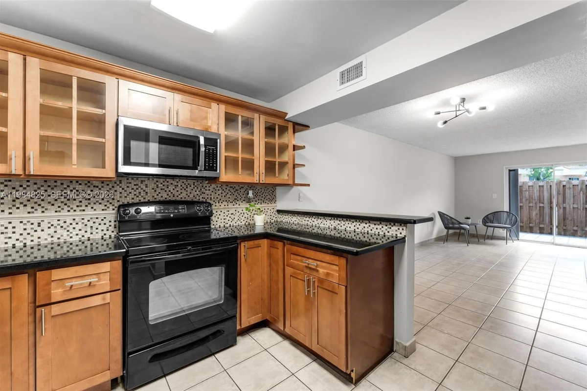 14907 SW 80th St #115, Miami: photo 1 of 31
