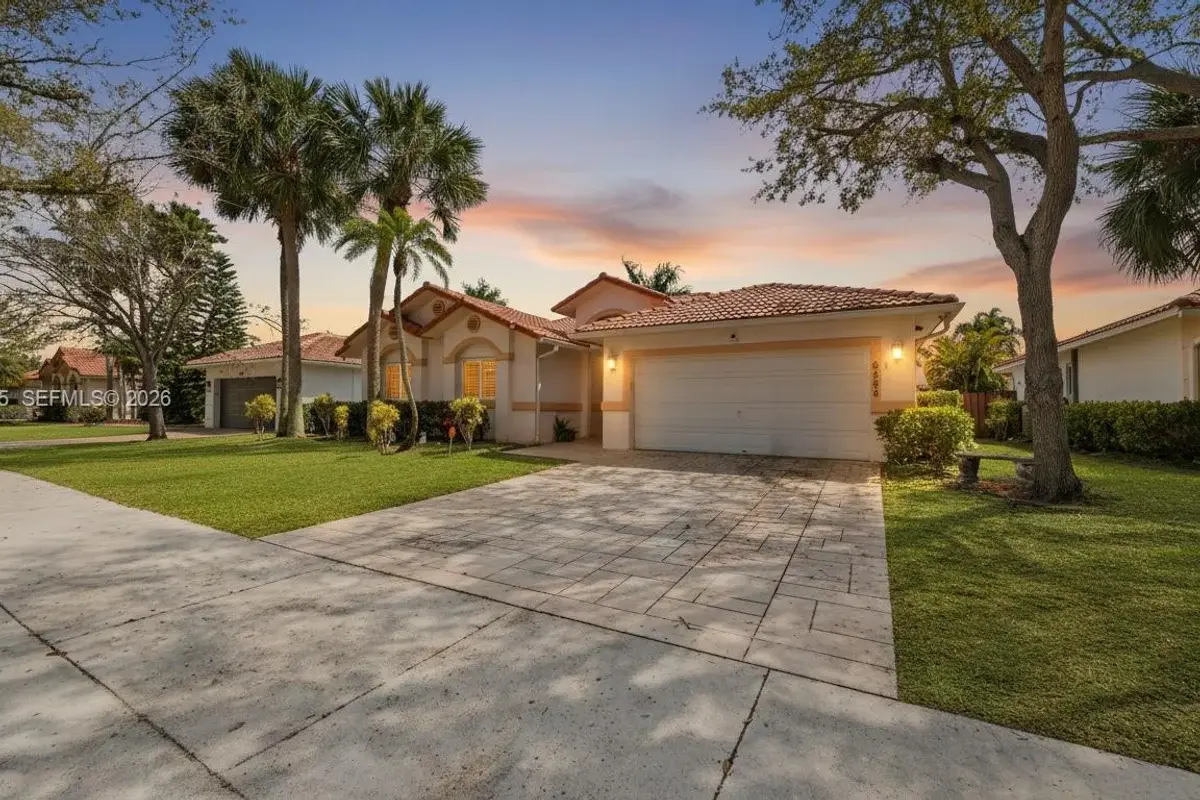 16898 Crestview Ln, Weston: photo 1 of 29