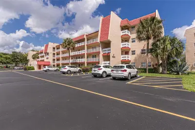 1020 Country Club Dr #305, Margate: photo 1 of 29