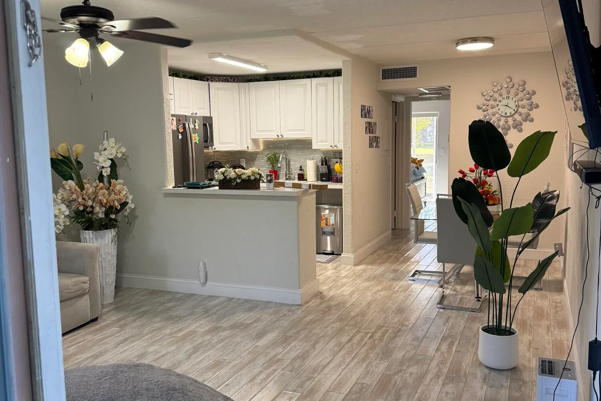 2000 Springdale Blvd #108, Palm Springs: photo 1 of 10