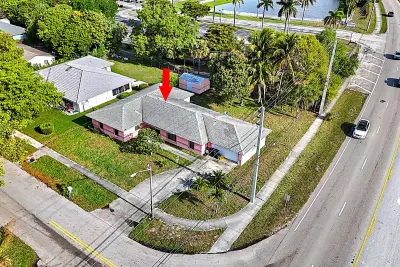 1301 N Mangonia Dr, West Palm Beach: photo 1 of 9