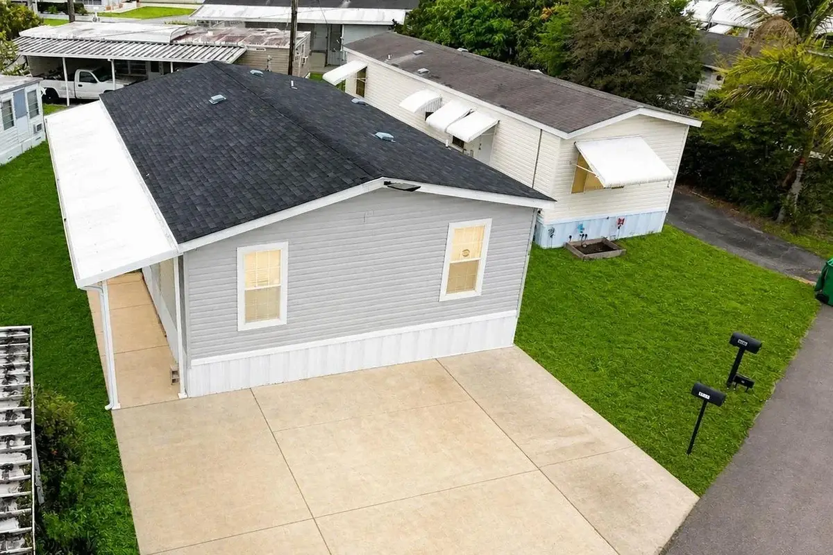 8516 SW 17th Ct, Davie: photo 1 of 52