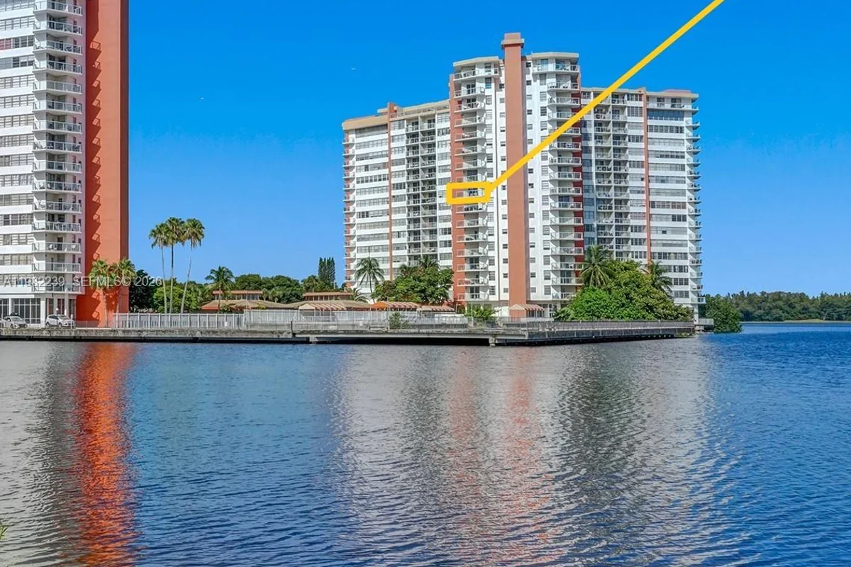 1301 NE Miami Gardens Dr #915W, Miami: photo 1 of 24