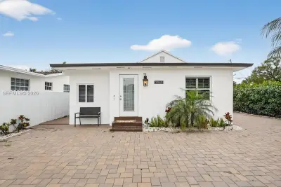 2845 SW 67th Ave, Miami: photo 1 of 27