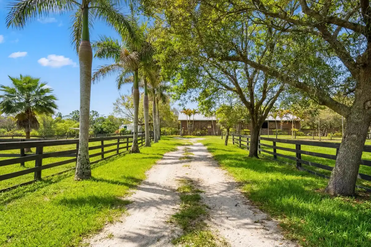 12440 Tangerine Blvd, West Palm Beach: photo 1 of 32