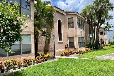 2796 S University Dr #2207, Davie: photo 1 of 15