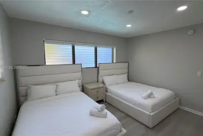 10004 E Bay Harbor Dr #10, Bay Harbor Islands: photo 1 of 22