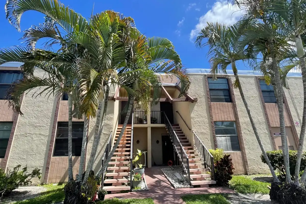 7460 NW 18th St #104, Margate: photo 1 of 26
