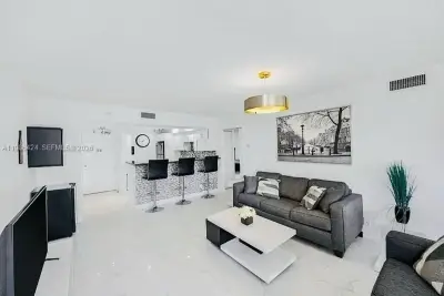 20301 W Country Club Dr #1023, Aventura: photo 1 of 27