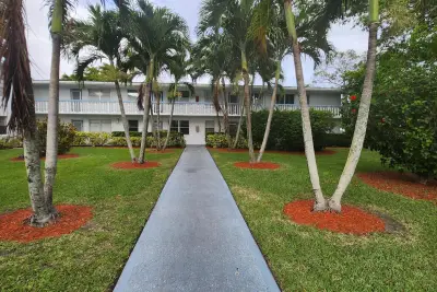 643 Durham W, Deerfield Beach: photo 1 of 25