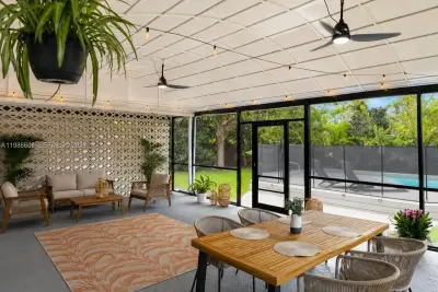 1507 Harding St, Hollywood: photo 1 of 22