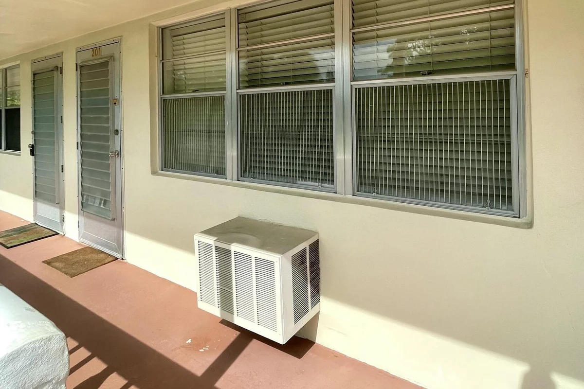 201 Canterbury I, West Palm Beach: photo 1 of 9