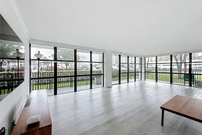 1000 Parkview Dr #121, Hallandale Beach: photo 1 of 65