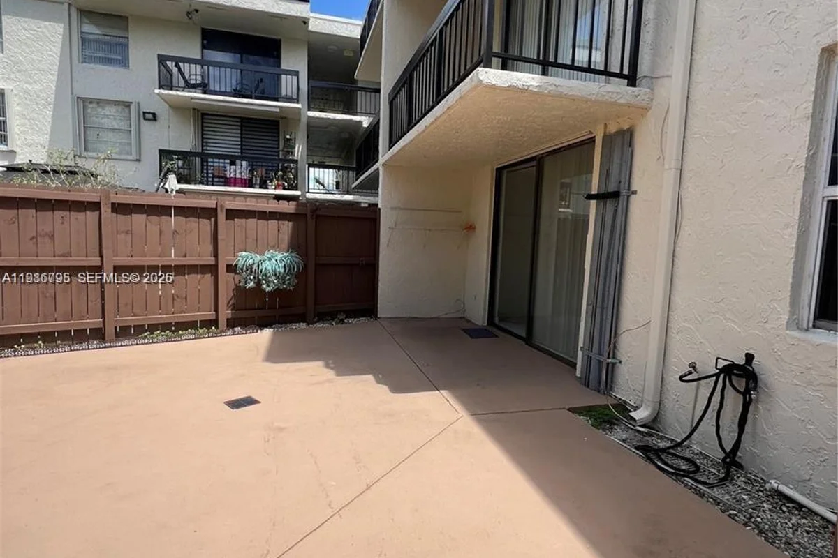 8307 SW 142nd Ave #F105, Miami: photo 1 of 20