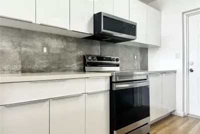 16850 S Glades Dr #8C, North Miami Beach: photo 1 of 26