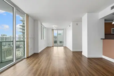 253 NE 2nd St #3108, Miami: photo 1 of 74