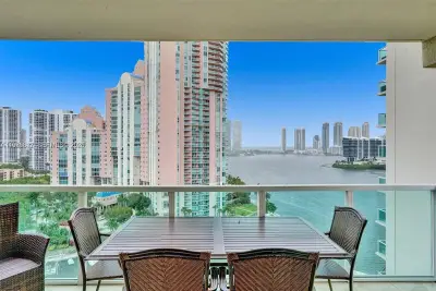 3340 NE 190th St #1409, Aventura: photo 1 of 37