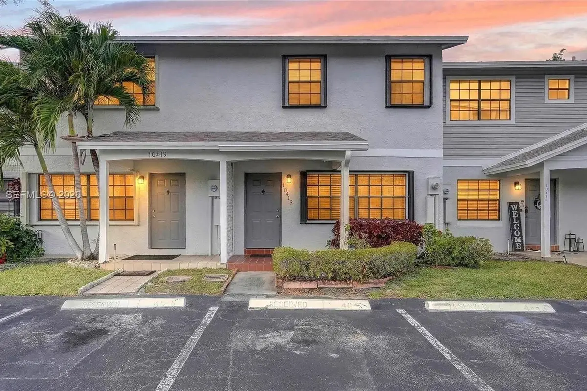 10413 NW 6th St, Pembroke Pines: photo 1 of 33