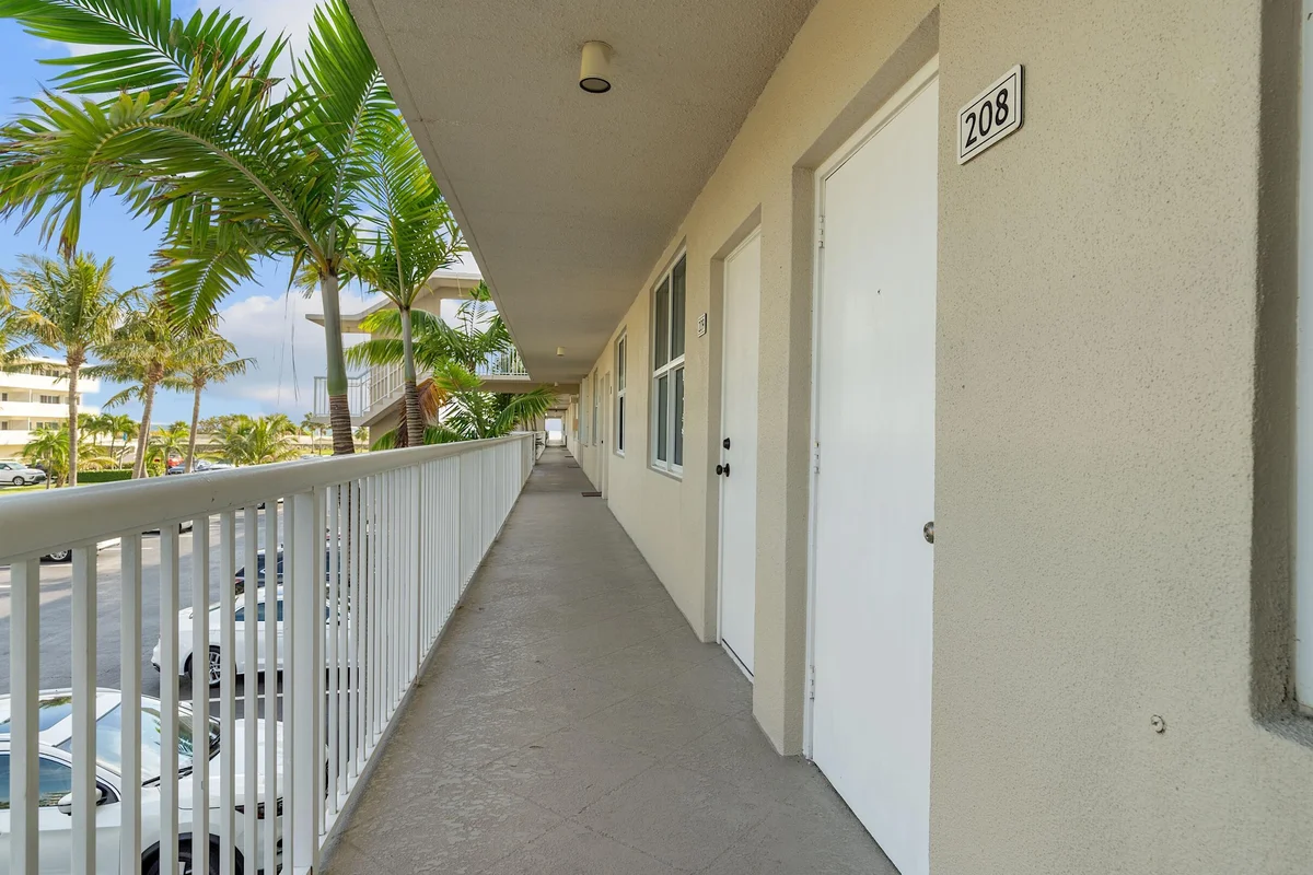 2565 S Ocean Blvd #208, Palm Beach: photo 1 of 20