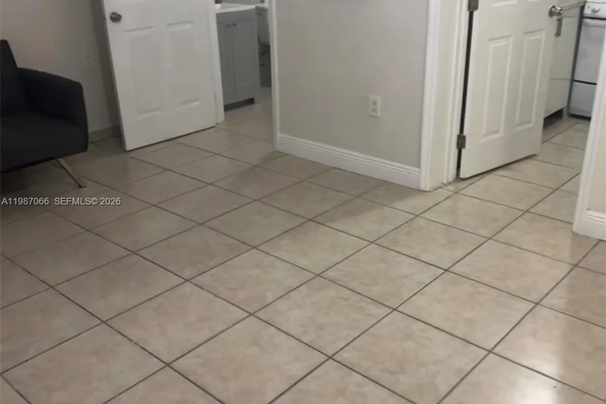 House in Miami: photo 1 of 3