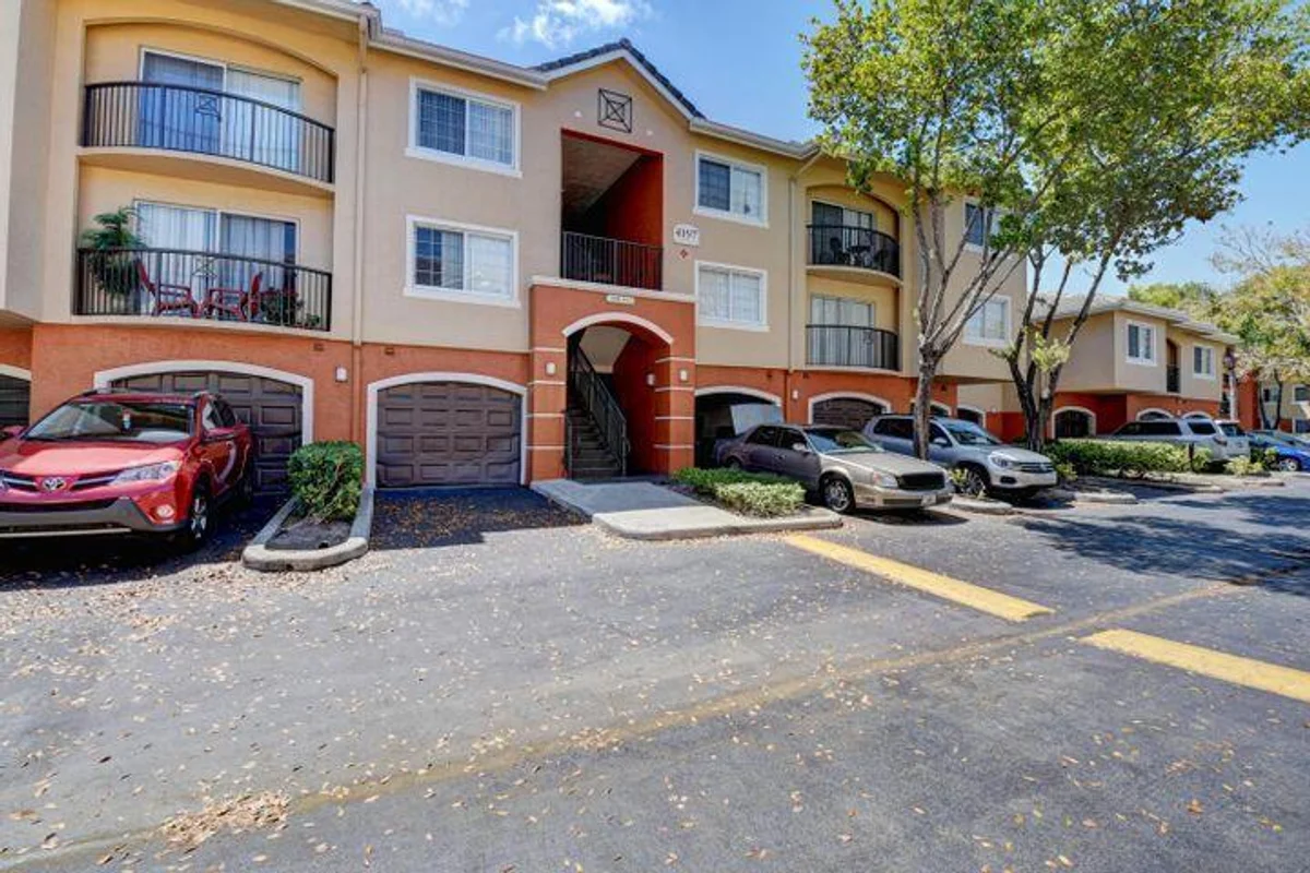 4197 N Haverhill Rd #209, West Palm Beach: photo 1 of 11